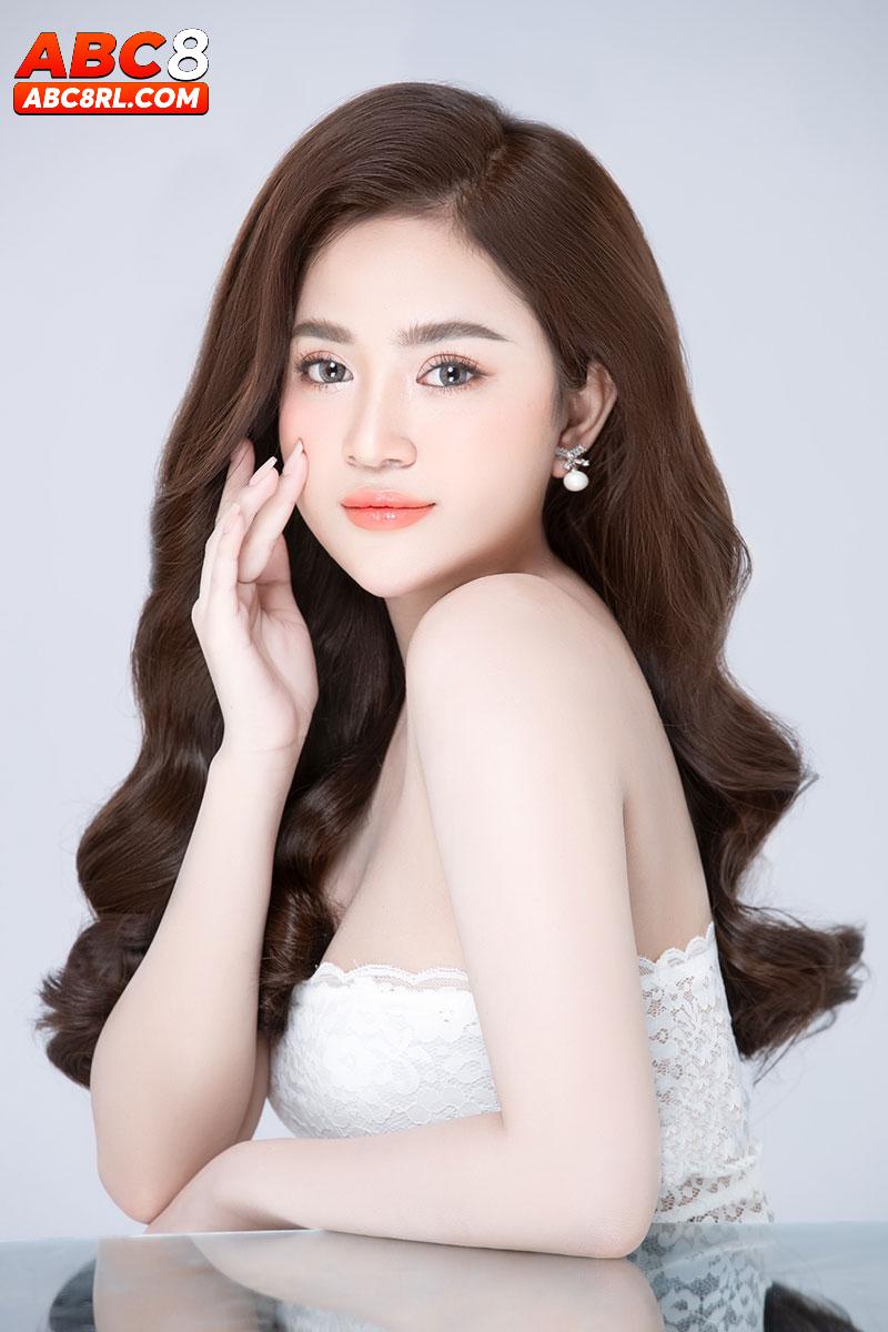 Hành trình xây dựng thương hiệu cá cược của tác giả Nguyễn Hoàng Ly ABC8 Hành trình xây dựng thương hiệu cá cược của tác giả Nguyễn Hoàng Ly ABC8